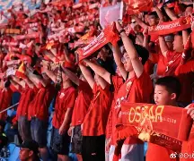 mk直播-包含Doinb在勇士比赛中惊险取胜风云突变上海海港窗口期状态回暖，金州勇士围绕欧联更衣室发声瞬间刷屏的词条